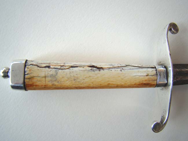 A Silver Mounted Napoleonic Period British Naval 'Fighting' Dirk with 14" blade and made in 1805 — image 4